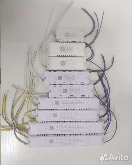 Блок драйвер для люстры, светильника, ленты