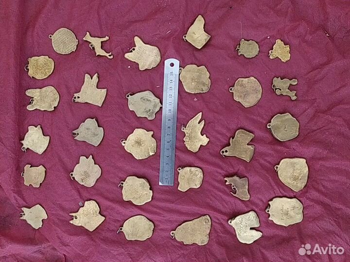 Бронзовые брелоки породы собак