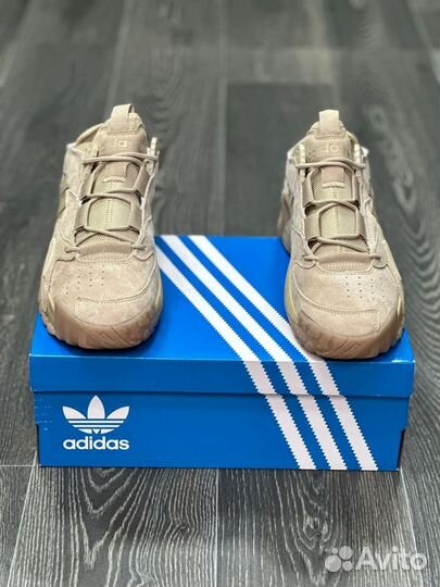 Кроссовки оптом