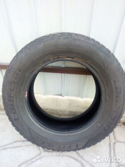 Laufenn I Fit Ice LW 71 215/65 R16