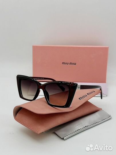 Солнцезащитные очки miu miu