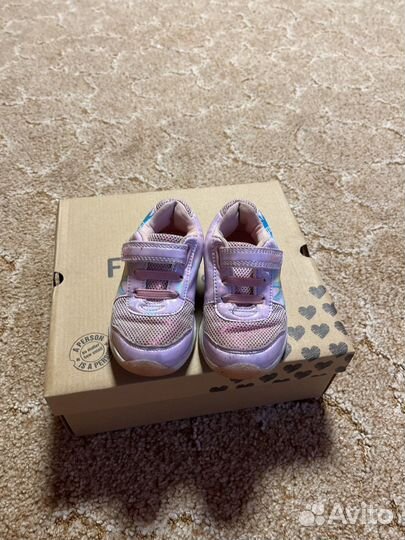 Кросовки для девочки 24 размер