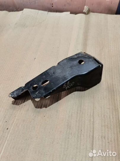 Кронштейн переднего бампера passat b 4