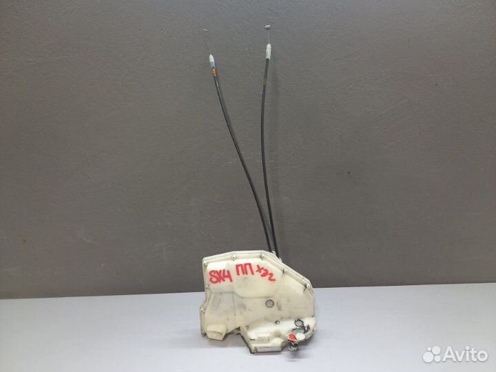 Замок двери передний правый Suzuki Sx4 хэтчбек