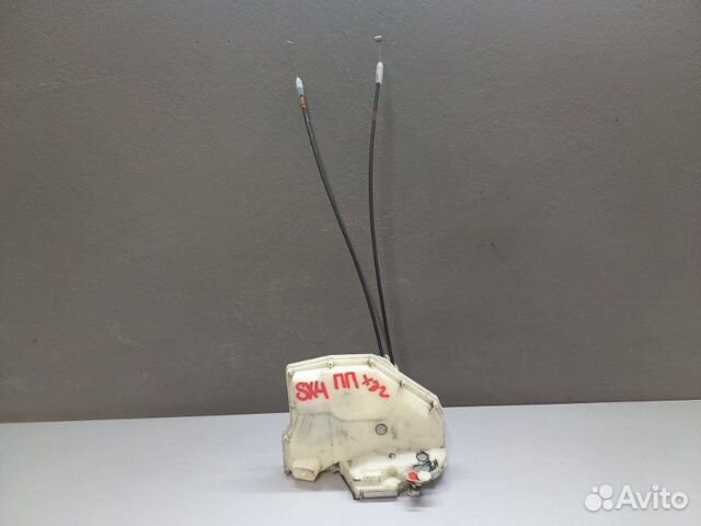 Замок двери передний правый Suzuki Sx4 хэтчбек