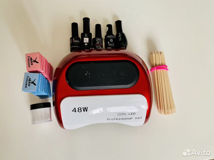 LED-лампа и комплект для маникюра