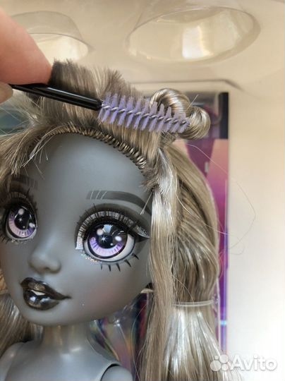 Rainbow (shadow) high Luna Madison