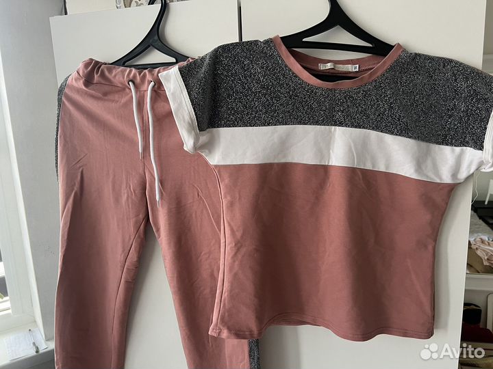 Костюм женский