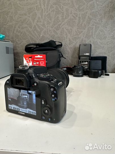 Canon 100D полный комплект (2 объектива,вспышка)