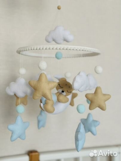 Мобиль на детскую кроватку