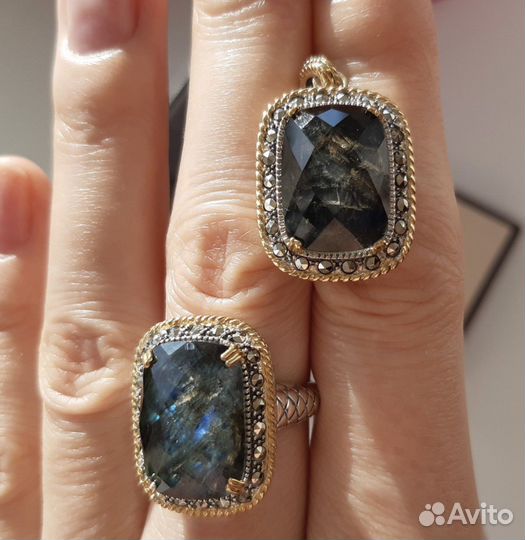 Серебряное кольцо и кулон с лабрадоритом