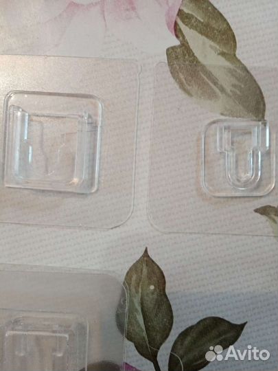 Самоклеющиеся крючки