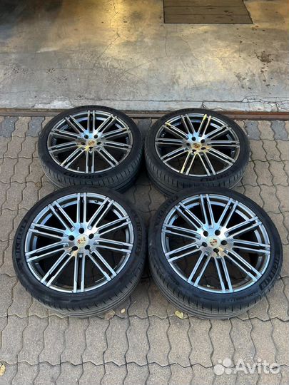 Комплект оригинальных колес Porsche Panamera R21