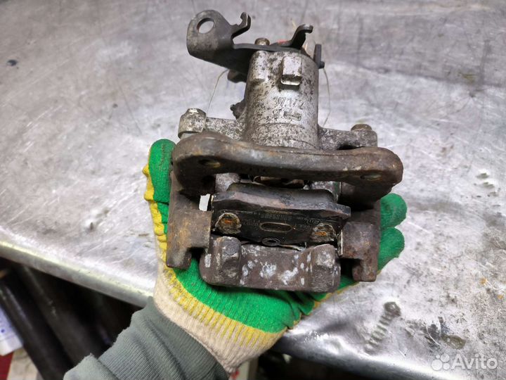 Renault Megane 2 3 суппорт задний правый