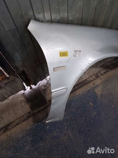 Крыло переднее Тойота спринтер