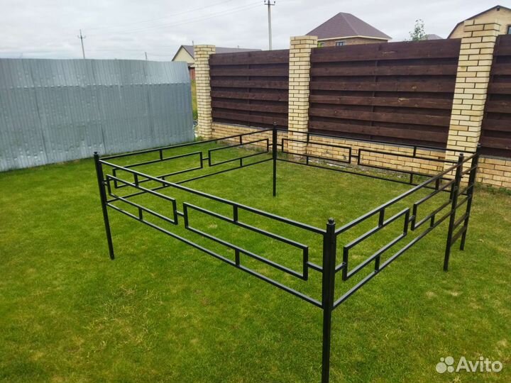 Оградки на кладбище