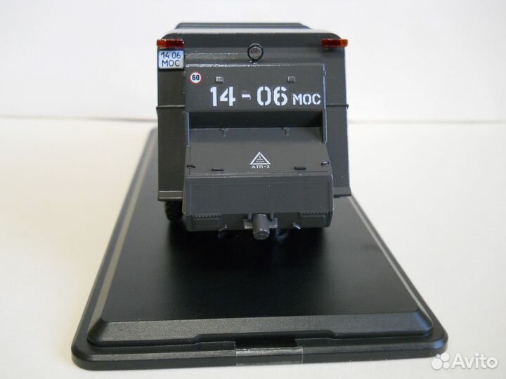 Модель автомобиля-мусоровоза 53М(53) 1:43