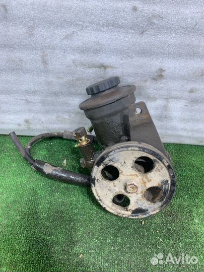 Насос гидроусилителя руля Toyota Corolla универсал