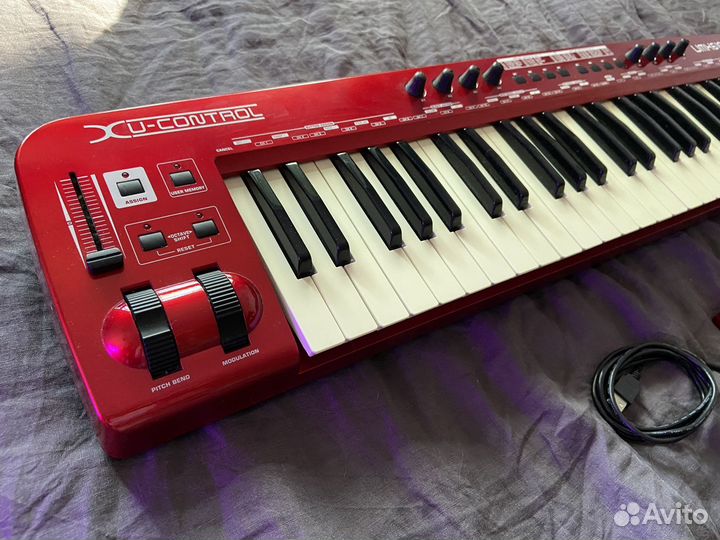 Midi-клавиатура behringer U-control UMX610