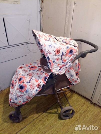 Прогулочная коляска