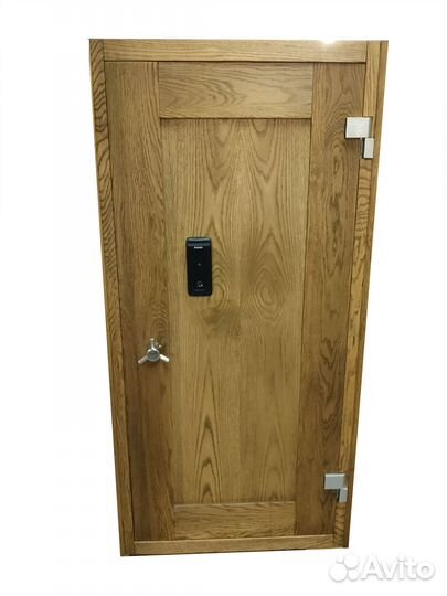 Оружейный сейф с биометрическим замком 