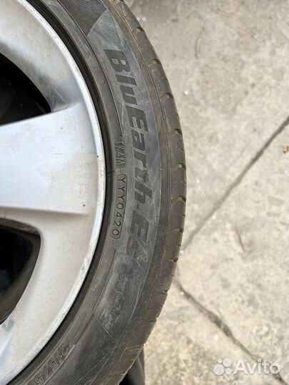 Yokohama Bluearth ES32 215/50 R17 V