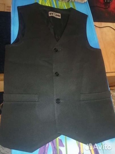 Жилетка для мальчика школьный