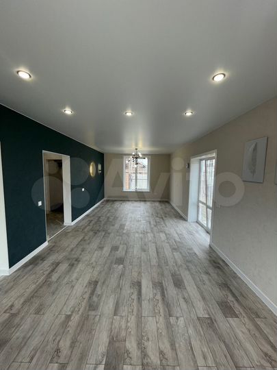 Коттедж 170 м² на участке 5 сот.