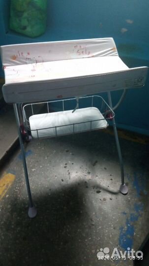 Пеленальный стол