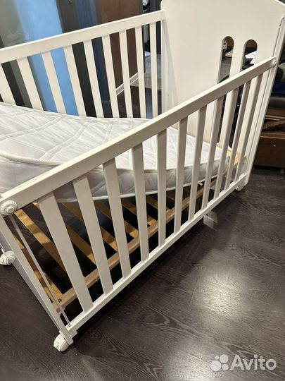 Детская кроватка