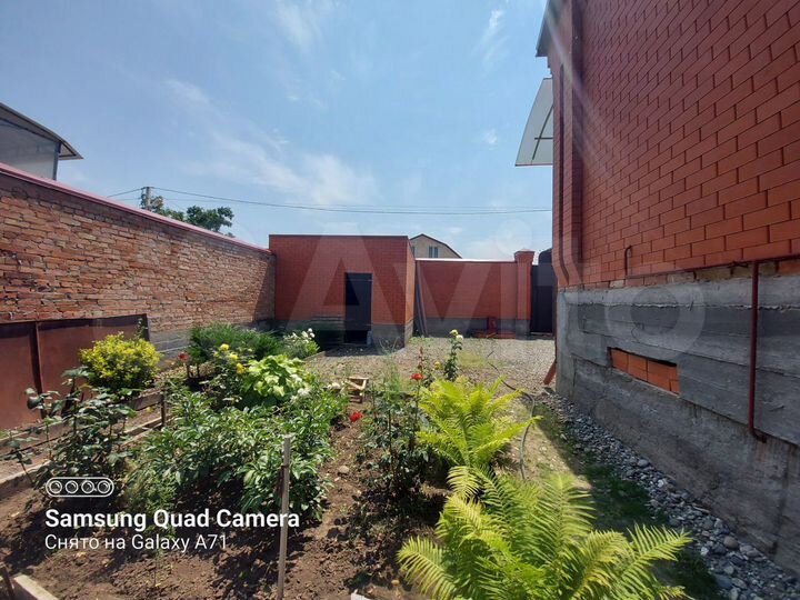 Дом 420,4 м² на участке 6 сот.