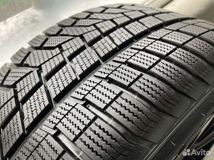 Hankook Winter I'Cept Evo2 W320A SUV 285/30 R22
