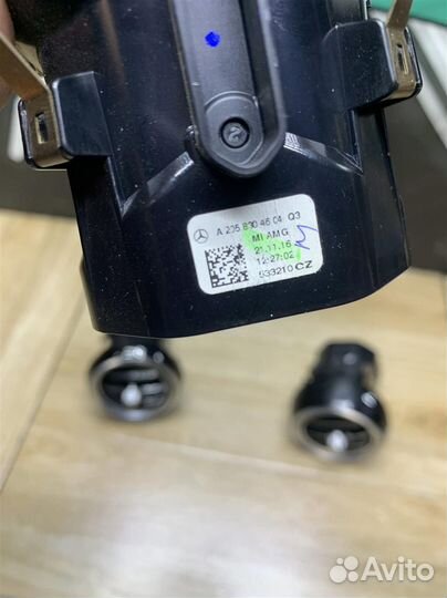 Дефлектор воздушный Mercedes W205