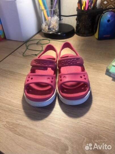 Сандалии для девочки crocs c 11