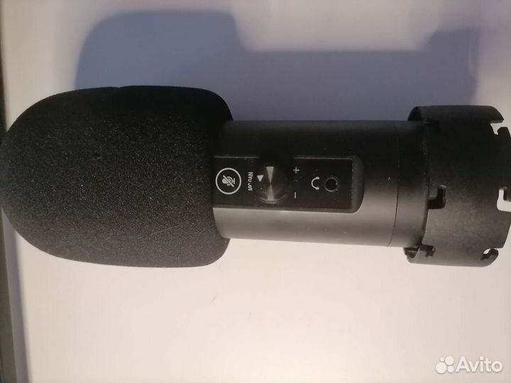 Студийный микрофон