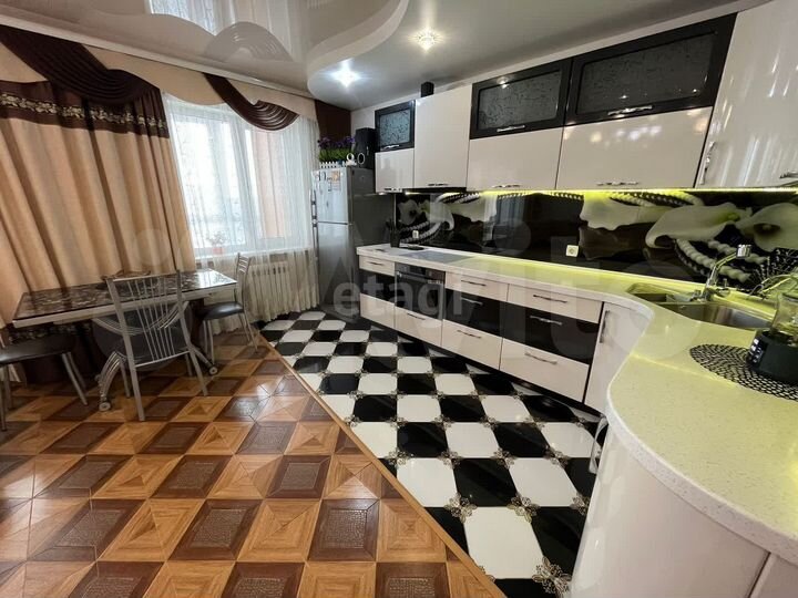 3-к. квартира, 67 м², 2/10 эт.