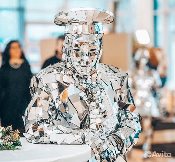 Зеркальный человек