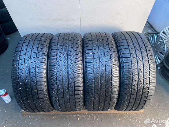 Hankook Winter I'Cept IZ W606 235/55 R17