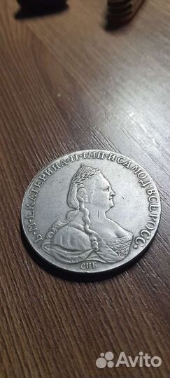 Монета рубль