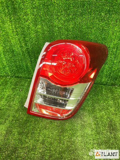 Фонарь задний правый toyota fielder