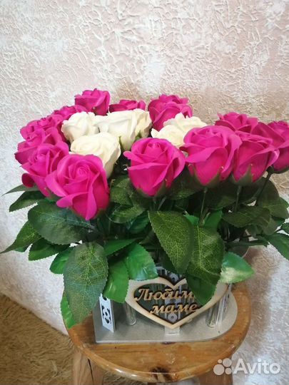 Розы в колбе