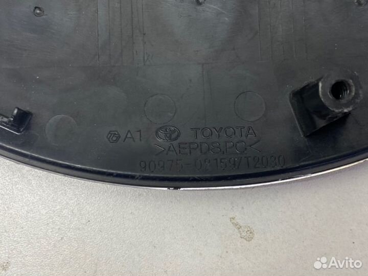 Эмблема передняя Toyota Land Cruiser 200 2012-2015