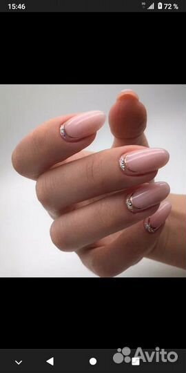 Модель на маникюр