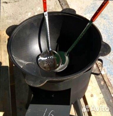 Казан, печь с трубой все в комплекте