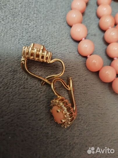 Бусы коралл