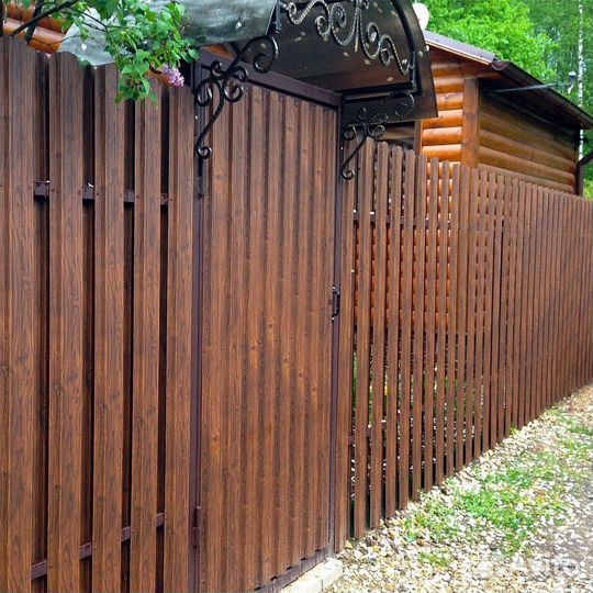 Забор евроштакетник