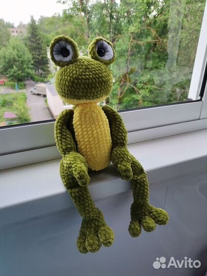 Вязаная лягушка