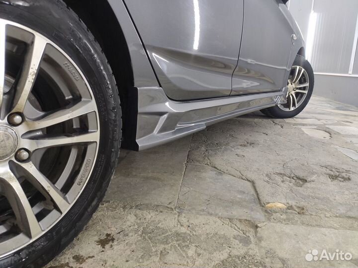 Накладки на пороги FreeStyle на Hyundai Solaris