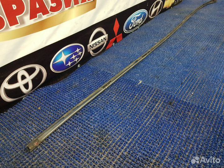 Молдинг крыши левый Mazda Premacy cpew FS 2002