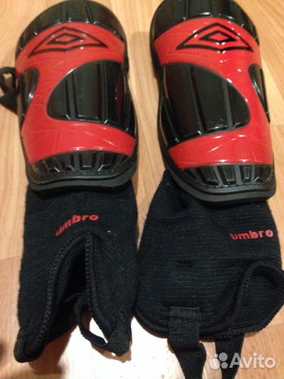 Щитки Umbro (L)